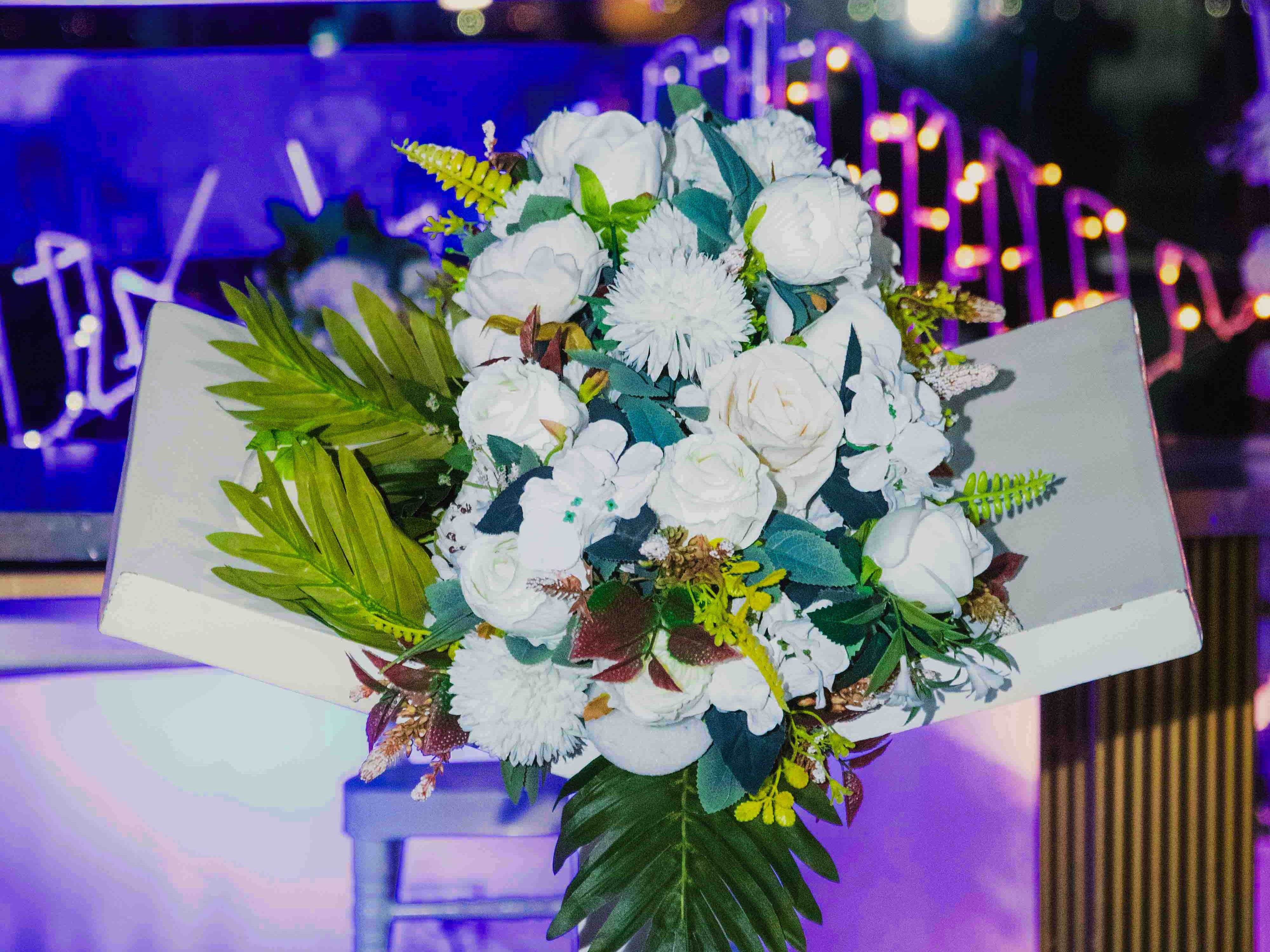 Garden wedding scene